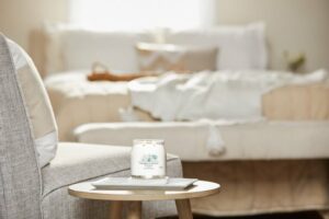 Yankee Candle - Baby Powder Signature Medium Jar